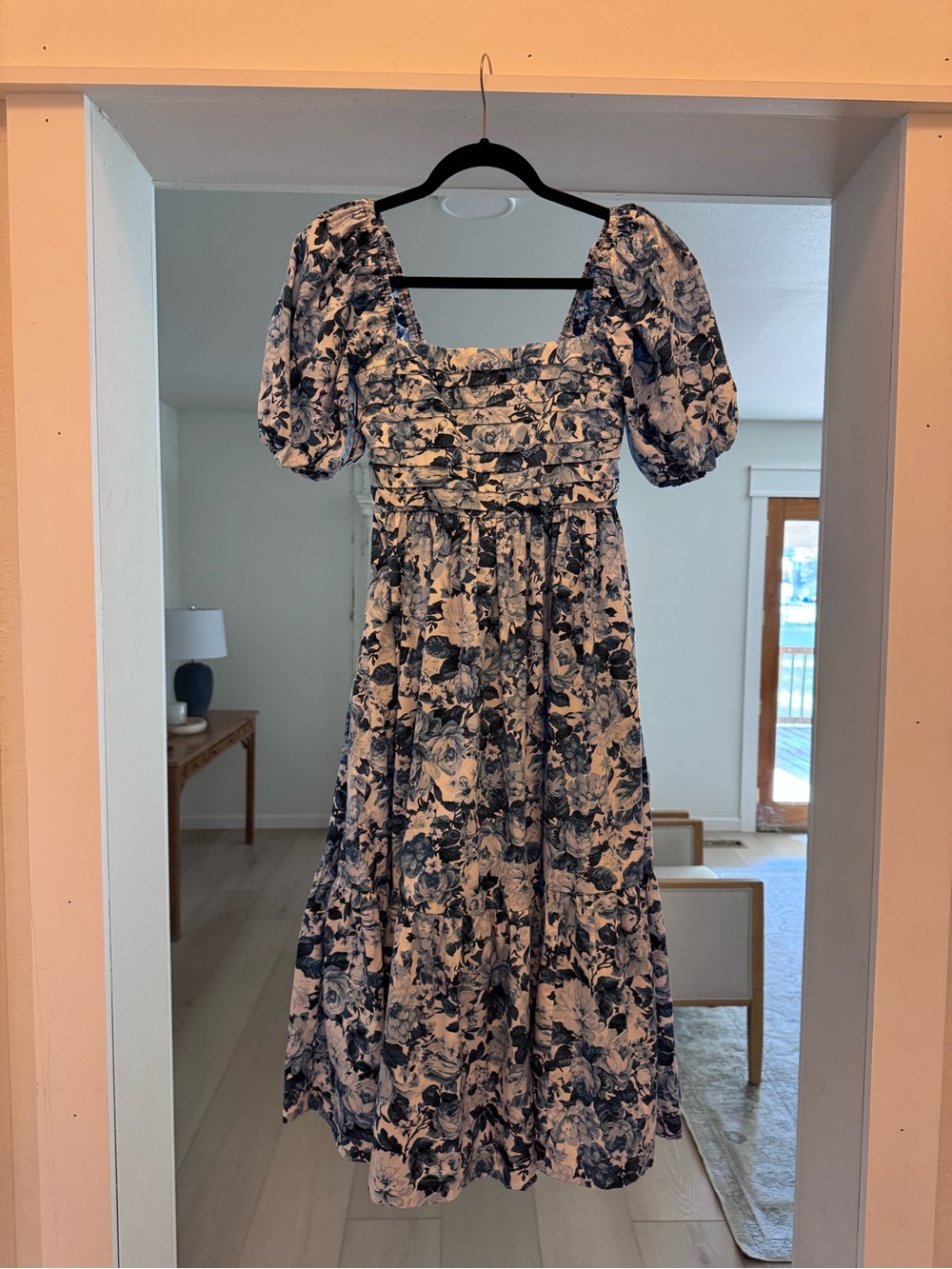 Emerson Abercrombie & Fitch Blue and White Floral Puff-Sleeve Midi Dress